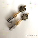 グレータッセルと円形ビーズのアクセサリー★