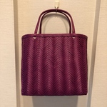 赤紫色の和風なかごバッグ