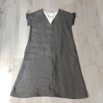 リネンのＶネックワンピース