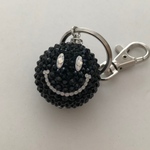 【Swarovski】キラキラ スマイルスワロボール キーホルダー Lサイズ 黒