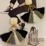 RUKIRIRIA #304 アイボリー×ブラックグレータッセルピアス モノトーンピアス  大ぶりピアス 大ぶりイヤリング 