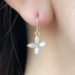 14Kgf  cz flower ピアス /  イヤリング                      ゆらゆら揺れる