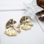 イチョウのピアス