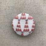 地刺し 刺繍 くるみボタン ヘアゴム  ブローチ