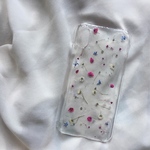 ピンク染めかすみ草ベース "まるでお花畑のような押し花iPhoneケース💐"