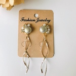 【結婚式・パーティ】上品ピアス／イヤリング