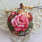 バラ❁エンジ色系2/マカロンコインケース(マカロンポーチ)ストラップ付