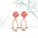 ピンクのスクエアカボションとドットパーツイヤリング/ピアス