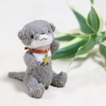 カワウソ の ぴゃぴゃぐるみ 