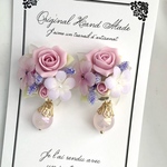 薔薇ブーケと天然石の板バネクリップイヤリング☆フラッシュローズクォーツ