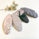 ミナペルホネンஐchoucho 刺繍のパッチンピン 4点セット ⑅◡̈*キッズ&ベビー✦ฺプレゼントにも