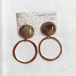 ミルクティーとゴールドフープ 大ぶりピアス / イヤリング