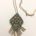 グリーンオニキスの刺繍ネックレス