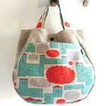【１点物】▼U machiバッグ(太マチ)▼北欧テイスト／お家と雲(グレイッシュブルー) とLinenキャンバス(ナチュラル)