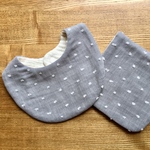 < sample >"" cut doddy  grey ""  petit circle スタイ&ハンカチ