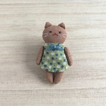 猫のブローチ