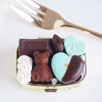 ミントハートチョコとクマちゃんのピルケース（♡型スワロフスキー付き）