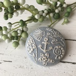 【ブローチです】夏刺繍　空色
