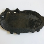 太っちょ黒猫の長皿
