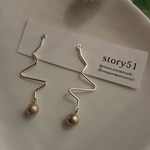 ジグザグ変形コットンパールピアス/イヤリング