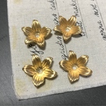 10個✦花座 ビーズキャップ  