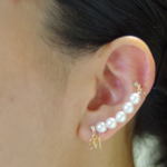パール＆イニシャルのピアス