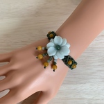 ＊中国結＊ 翡翠のお花のゆらゆら揺れるブレスレット