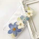 鮮やかブルーの押し花スマホケース カバー
