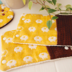 【SALE】ふわもこ＊エルゴ抱っこひも用よだれカバー ひつじ柄 イエロー