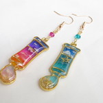 空と海色・夕暮れの空色絵の具のアシンメトリーピアス/イヤリング