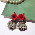poppy ビーズ刺繍ピアス