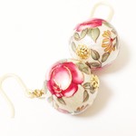 レトロな薔薇コットンパールピアス14mm（樹脂フック）