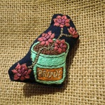 ☆1100624様ご予約品☆多肉植物『ブロンズ姫』の刺繍ブローチ　オレンジラベル　