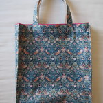 マチ付きバッグ*リバティ*StrawberryThief*グリーン＆ピンク*33×30×５㎝