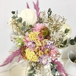 himotosmtkさま、オーダー品です。ドライフラワー クラッチ ブーケ  バラとカーネーション かすみ草 