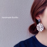 no.398 グレーマーブル×花びらシルバープレート ピアス イヤリング