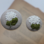 アナベルのようなあじさい刺繍のヘアゴム　ブローチ可