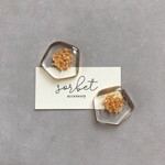 〜耳元に個性を〜金箔クリア変形カボション✴︎ピアス or イヤリング