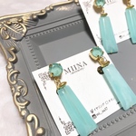 グリーンスワロフスキーのエメラルドグリーンピアス