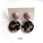 ＊べっ甲の大ぶりピアス/イヤリング（くすみパープル）