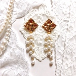 変形スクエアとパールシャワーのピアス/イヤリング