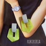 RUKIRIRIA #320 グレー×クリアグリーン チェーンピアス  大ぶりピアス 大ぶりイヤリング 
