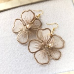 オーガンジーフラワーのフープピアス/イヤリング
