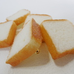 ☆小さな食パン ブローチ