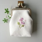 花の刺繍 がま口ポーチ  紫陽花   コットンパール付き♪       