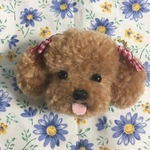 毛糸のぽんぽん　にっこり♪トイプードルのボールチェーンストラップ（茶色・リボン付・サイズ小）