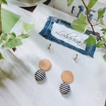 358  ナチュラルウッドプレートとコットンボーダーのピアス  ルハリカ