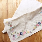 手刺繍リネンのクロス