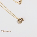 ライトシルクのネックレス