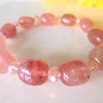 ☆１点もの☆   ☆疲労回復☆    ☆心身安定☆     ☆マイカ（モスコバイト）イン・クォーツ☆   ☆可愛い桜ピンクビーズ☆   ☆１３×１０ｍｍくらい☆   ☆１６ｃｍ☆